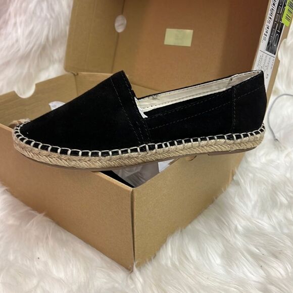 Soho Cobbler Women's Lemon Suede Flat Shoes - Picture 2 of 4